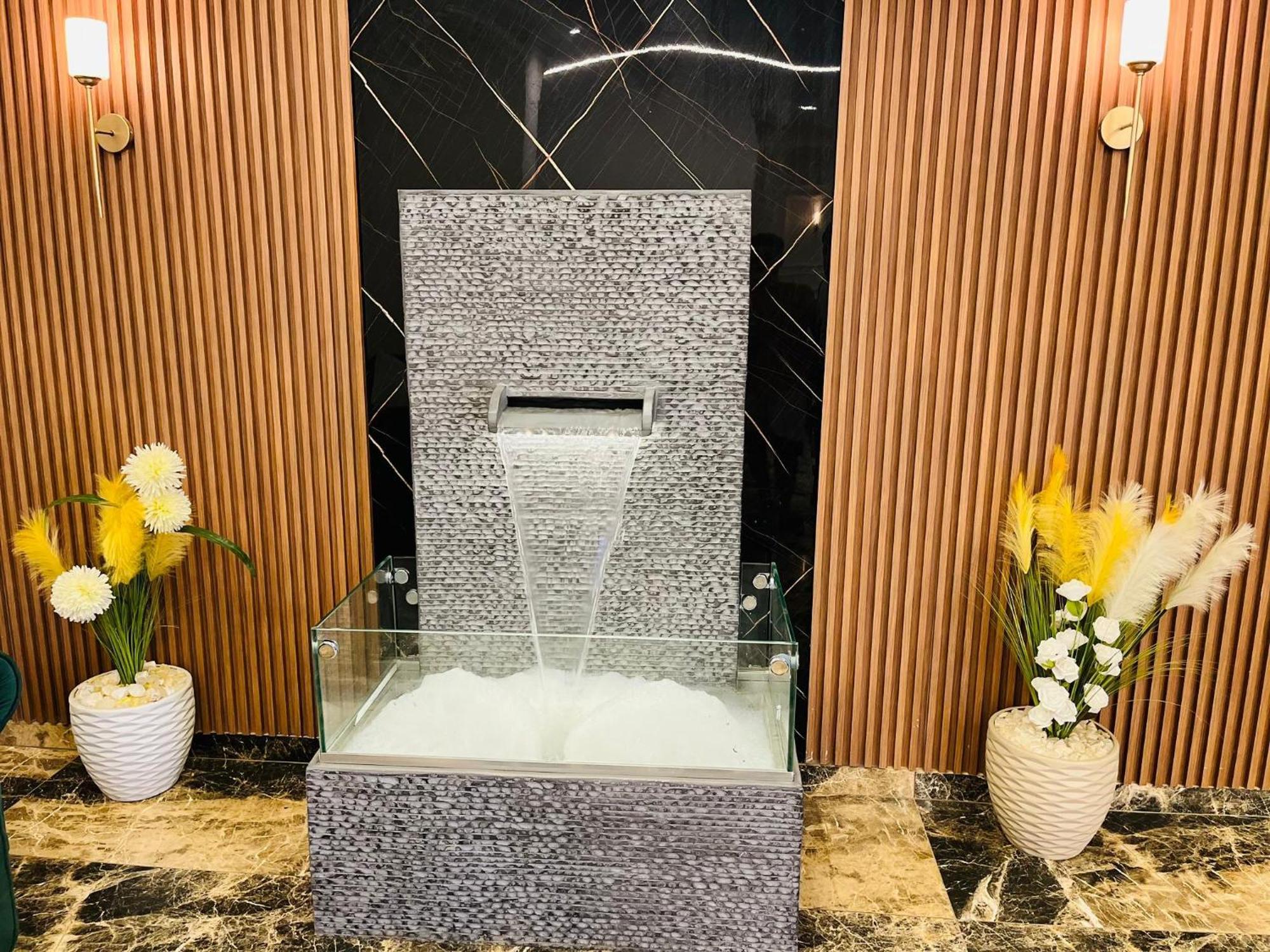 Shadow Pyramids Suites And Jacuzzi Kafrat al Jabal Экстерьер фото