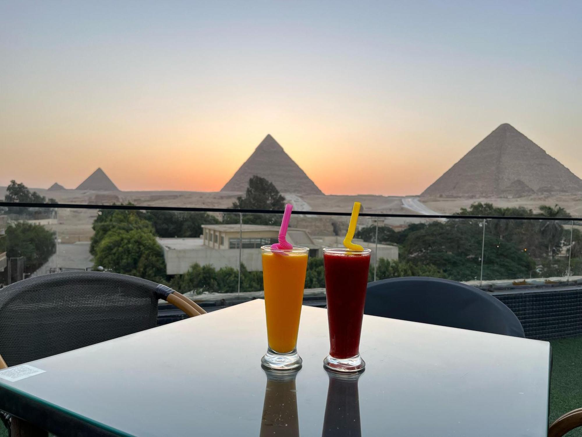 Shadow Pyramids Suites And Jacuzzi Kafrat al Jabal Экстерьер фото